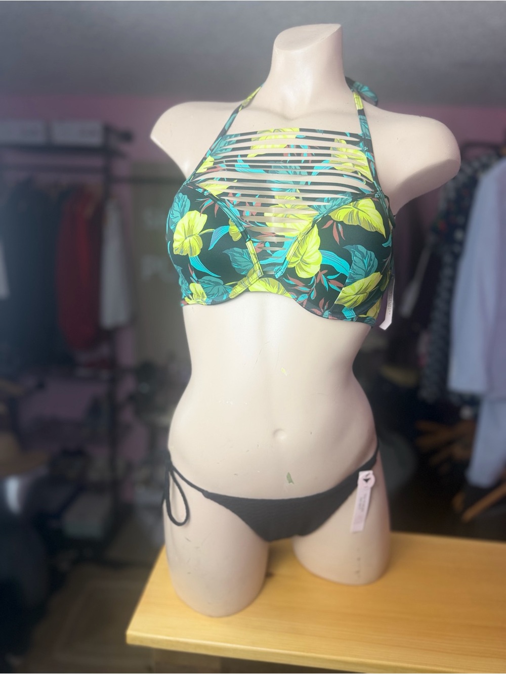 Victoria’s Secret Push-Up Bikini Set Small NWT Tropical Print - Picture 3 of 14